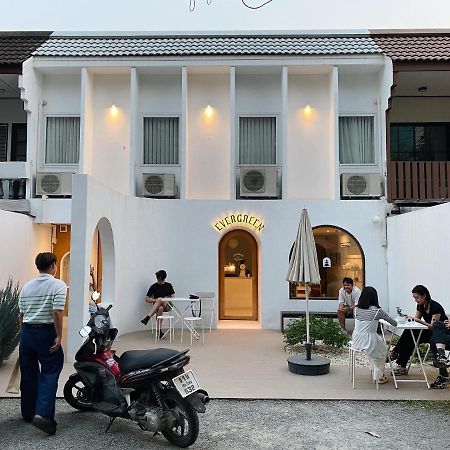 Evergreen Cafe And Hotel Chiang Mai Exterior foto