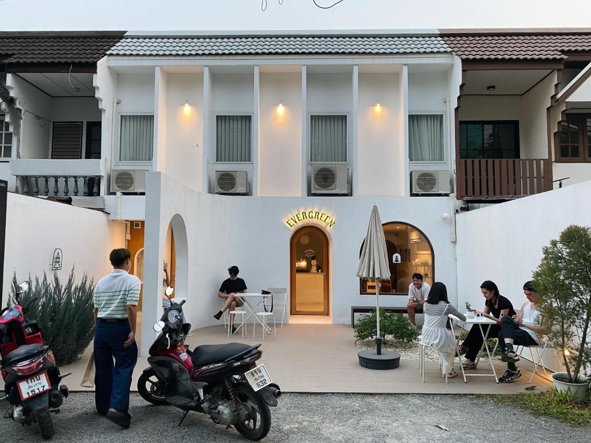 Evergreen Cafe And Hotel Chiang Mai Exterior foto